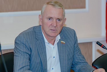 Депутаты готовятся к заседанию ЗС